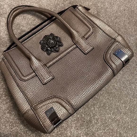 Lion head brand new gold bag - Picture 2 of 5